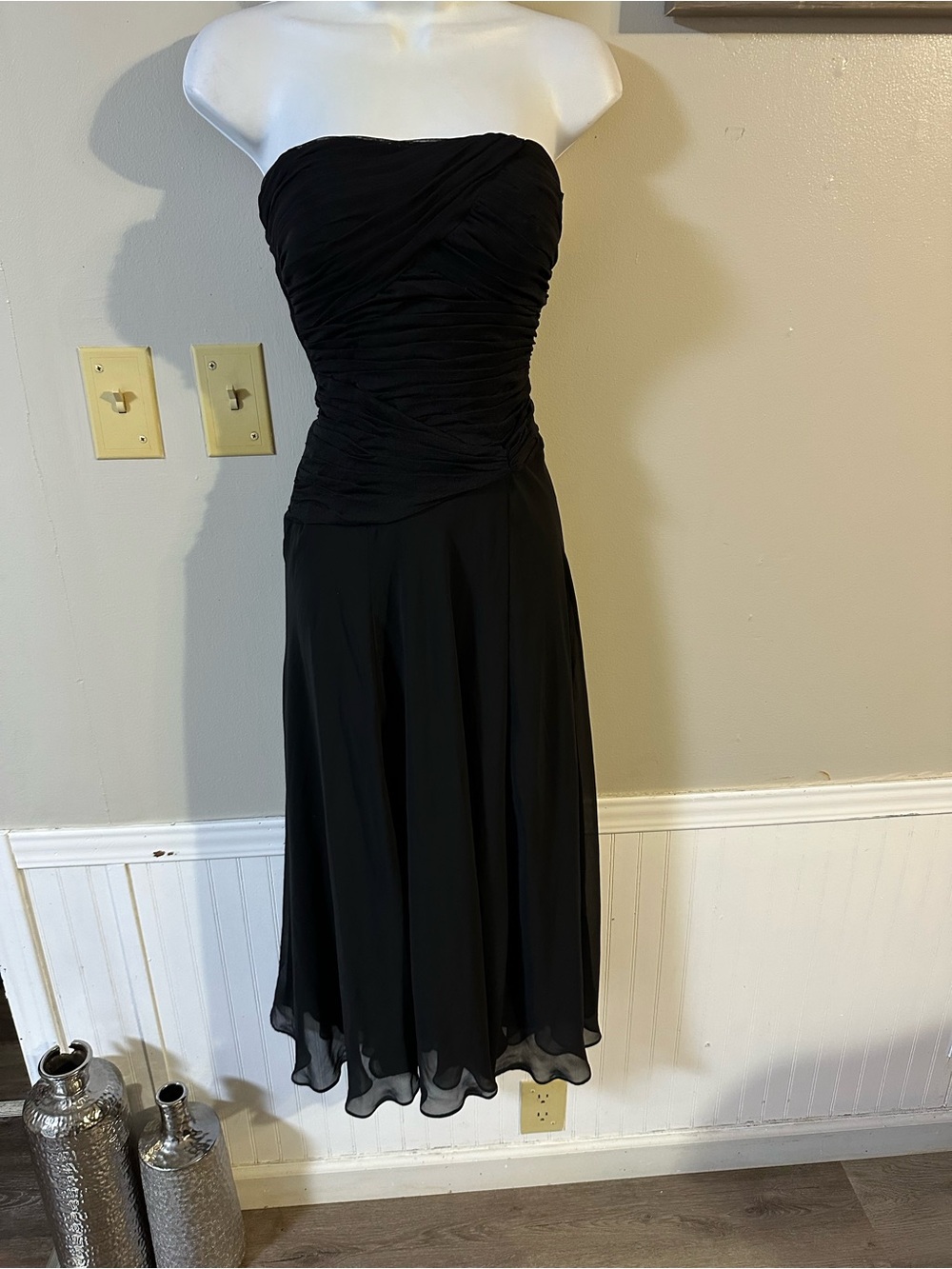 Signature by Sangria Strapless Black Ruched Bodice Midi Dress